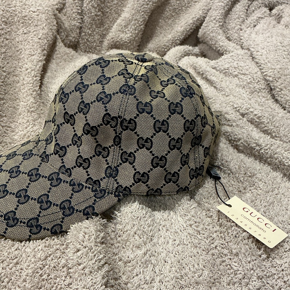 NWOT Gucci Beige and Black Patterned Cap, Size M - Picture 2 of 6